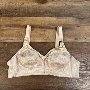 Bali Women's Wire-Free T-Shirt Bra 38B Beige Adjustable Straps Floral Lace 3372